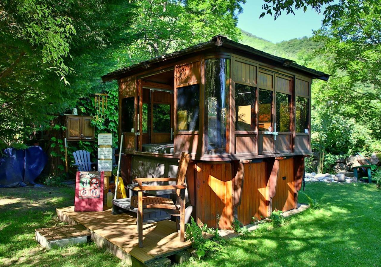 Beau Vallon - Gîte et Chambres d'Hôtes Pyrénées-Méditerranée - Pays Catalan Sahorre Extérieur photo
